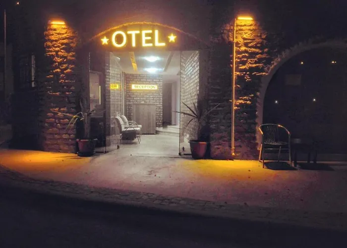 Eski Cesme 아파트호텔 *